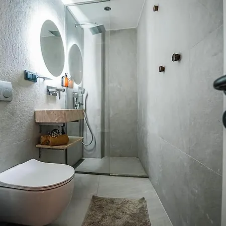Apartament Designer Near Soho House Stambuł